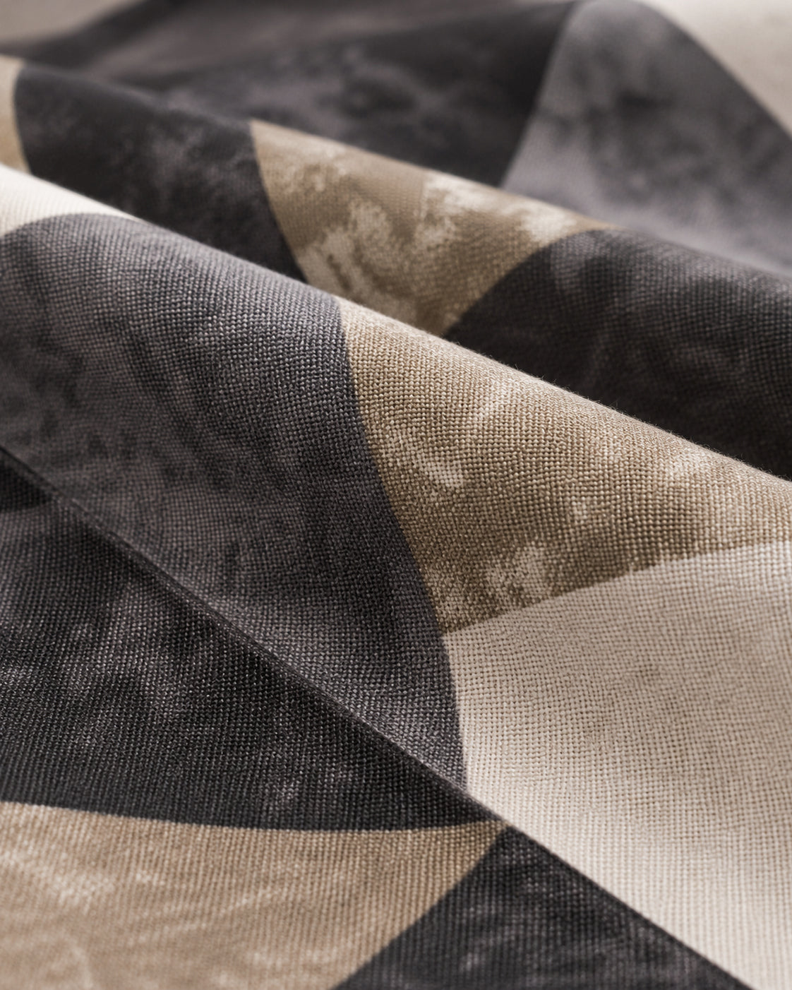 Charcoal Geo Cotton Bedsheet Set – Modern Abstract Geometric Print with 2 Pillow Covers