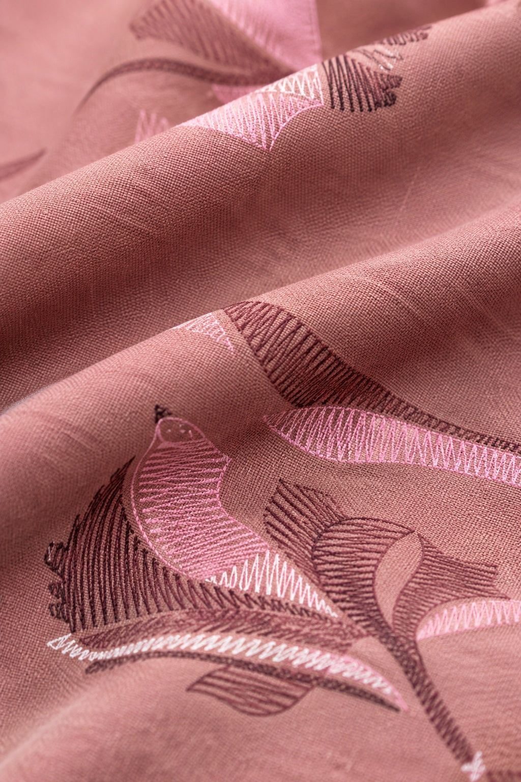 Dusty Rose Floral Bedsheet Set – Elegant Botanical Print with 2 Pillow Covers
